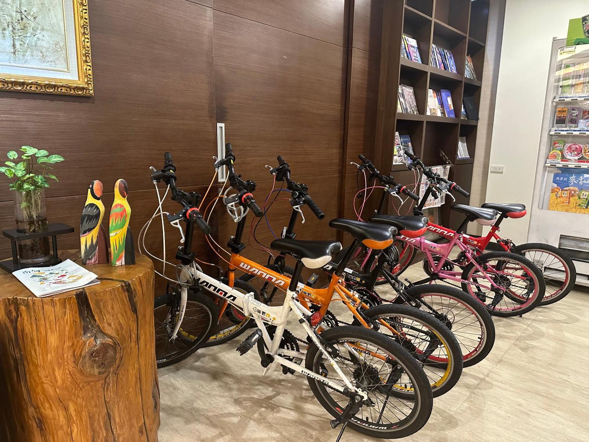 Young Soarlan Hotel - Tainan Bagian luar foto