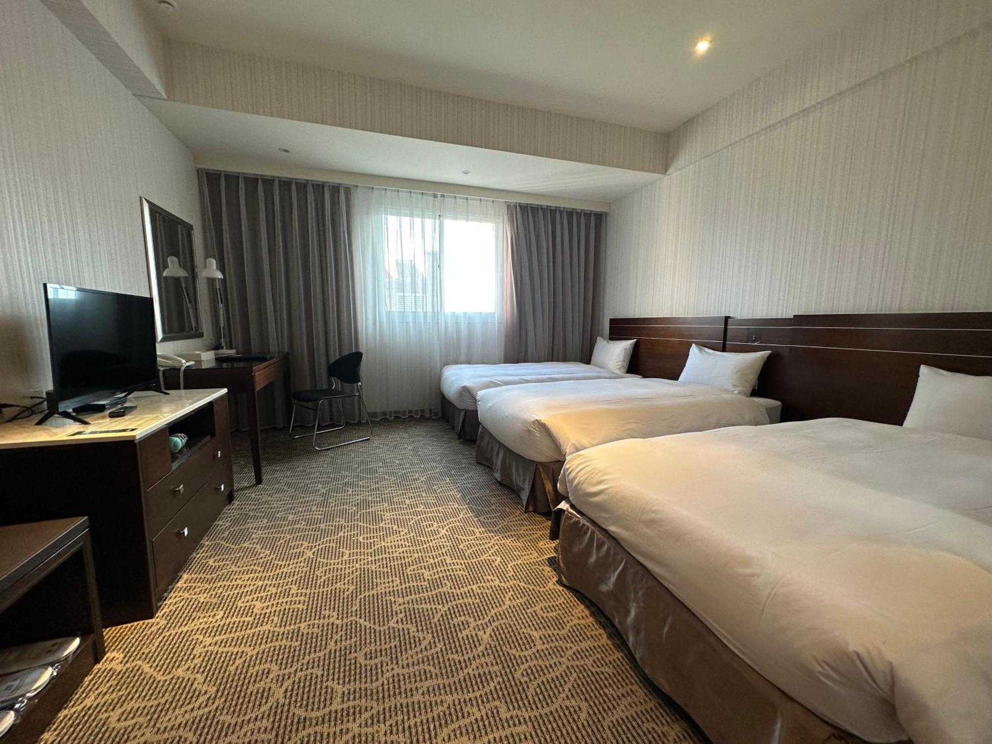 Young Soarlan Hotel - Tainan Bagian luar foto
